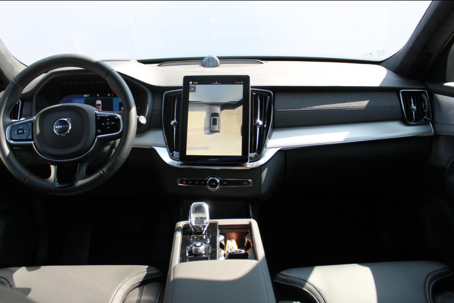 Volvo XC90 T8 406pk Automaat AWD Ultra Black Edition / Stoelmassage - en ventilatie / Luchtvering / Trekhaak / Panoramadak / Google services / Elektrisch bedienbare voorstoelen met geheugen / Stoelverwarming voor en achter