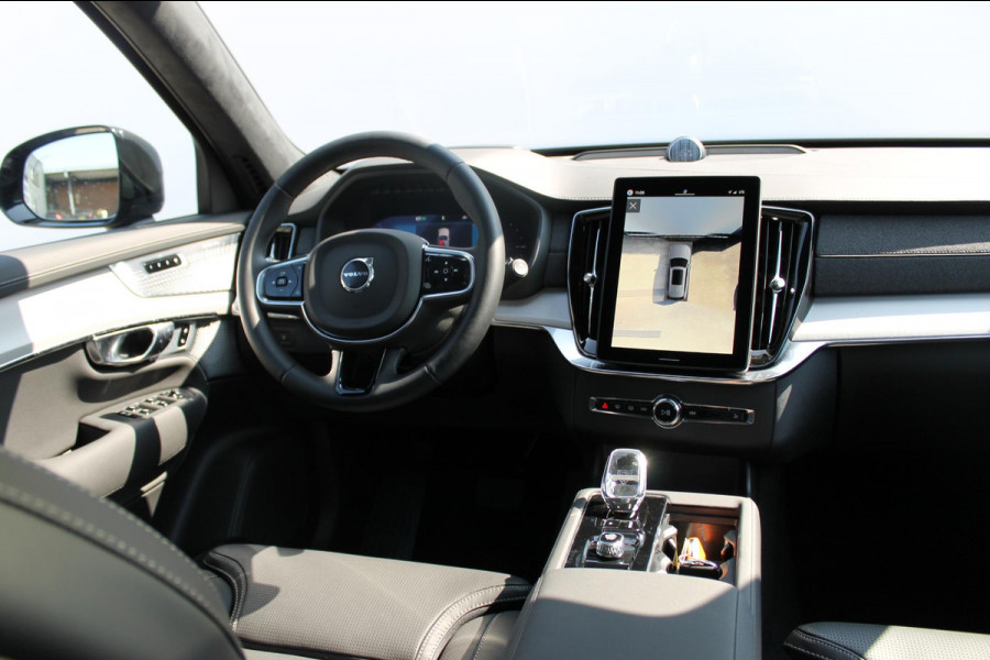 Volvo XC90 T8 406pk Automaat AWD Ultra Black Edition / Stoelmassage - en ventilatie / Luchtvering / Trekhaak / Panoramadak / Google services / Elektrisch bedienbare voorstoelen met geheugen / Stoelverwarming voor en achter