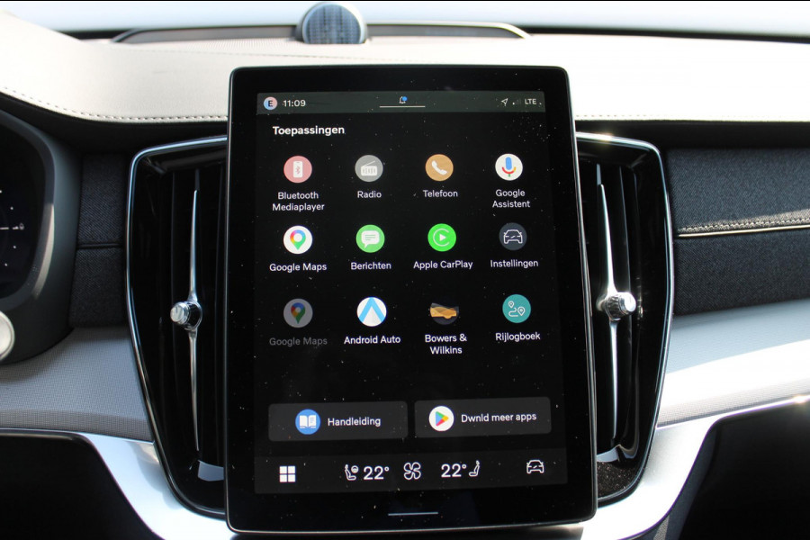 Volvo XC90 T8 406pk Automaat AWD Ultra Black Edition / Stoelmassage - en ventilatie / Luchtvering / Trekhaak / Panoramadak / Google services / Elektrisch bedienbare voorstoelen met geheugen / Stoelverwarming voor en achter