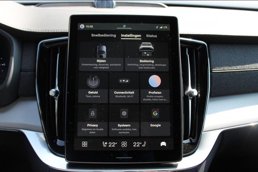 Volvo XC90 T8 406pk Automaat AWD Ultra Black Edition / Stoelmassage - en ventilatie / Luchtvering / Trekhaak / Panoramadak / Google services / Elektrisch bedienbare voorstoelen met geheugen / Stoelverwarming voor en achter
