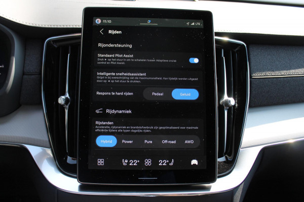 Volvo XC90 T8 406pk Automaat AWD Ultra Black Edition / Stoelmassage - en ventilatie / Luchtvering / Trekhaak / Panoramadak / Google services / Elektrisch bedienbare voorstoelen met geheugen / Stoelverwarming voor en achter