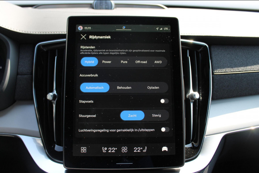 Volvo XC90 T8 406pk Automaat AWD Ultra Black Edition / Stoelmassage - en ventilatie / Luchtvering / Trekhaak / Panoramadak / Google services / Elektrisch bedienbare voorstoelen met geheugen / Stoelverwarming voor en achter