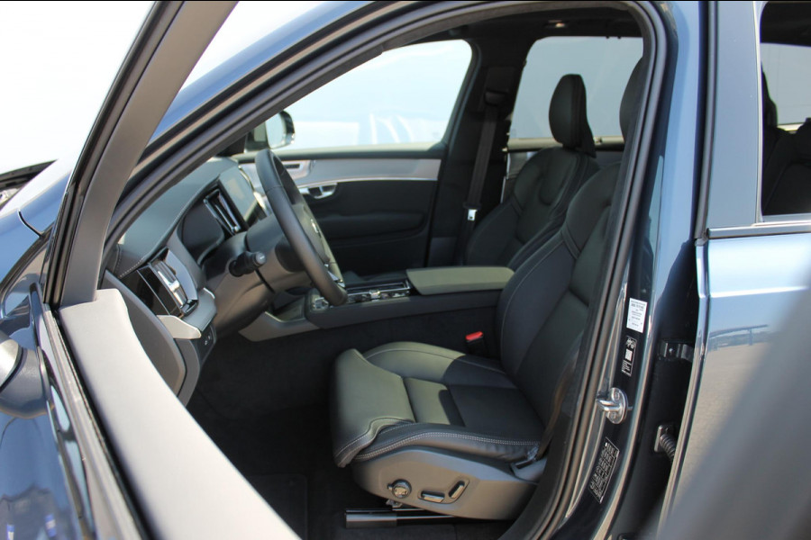 Volvo XC90 T8 406pk Automaat AWD Ultra Black Edition / Stoelmassage - en ventilatie / Luchtvering / Trekhaak / Panoramadak / Google services / Elektrisch bedienbare voorstoelen met geheugen / Stoelverwarming voor en achter