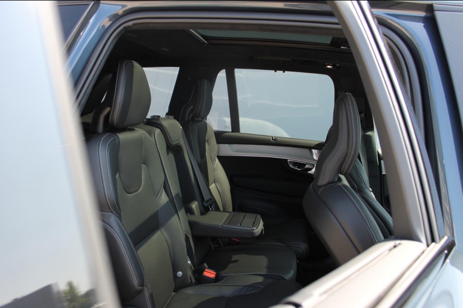 Volvo XC90 T8 406pk Automaat AWD Ultra Black Edition / Stoelmassage - en ventilatie / Luchtvering / Trekhaak / Panoramadak / Google services / Elektrisch bedienbare voorstoelen met geheugen / Stoelverwarming voor en achter