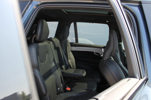 Volvo XC90 T8 406pk Automaat AWD Ultra Black Edition / Stoelmassage - en ventilatie / Luchtvering / Trekhaak / Panoramadak / Google services / Elektrisch bedienbare voorstoelen met geheugen / Stoelverwarming voor en achter