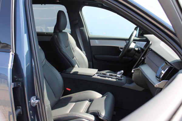 Volvo XC90 T8 406pk Automaat AWD Ultra Black Edition / Stoelmassage - en ventilatie / Luchtvering / Trekhaak / Panoramadak / Google services / Elektrisch bedienbare voorstoelen met geheugen / Stoelverwarming voor en achter
