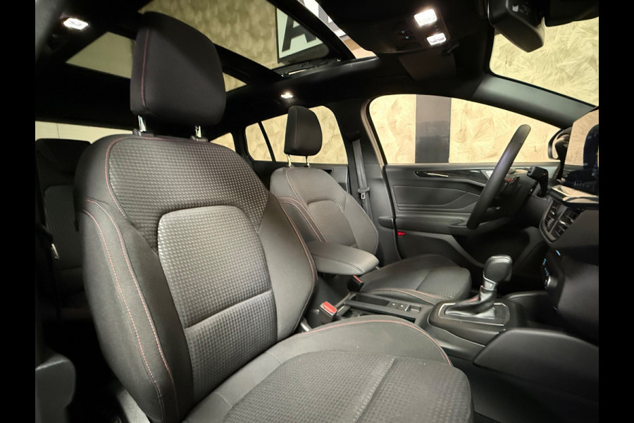Ford FOCUS Wagon 1.0 EcoBoost Hybrid ST-Line | Led | Stoelverwarming | Carplay | Stuurverwarming | Parkeersensoren| Trekhaak