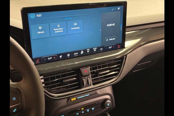 Ford FOCUS Wagon 1.0 EcoBoost Hybrid ST-Line | Led | Stoelverwarming | Carplay | Stuurverwarming | Parkeersensoren| Trekhaak