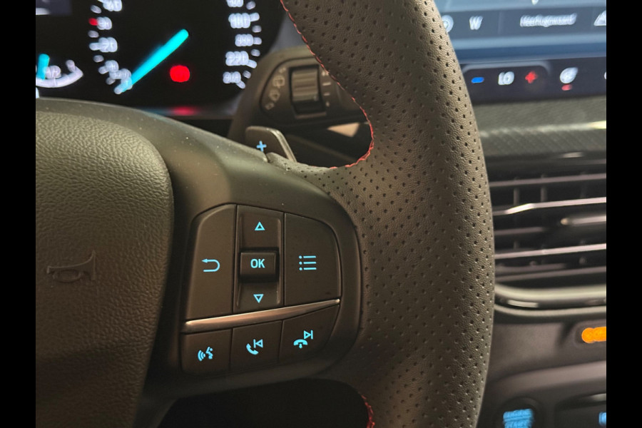 Ford FOCUS Wagon 1.0 EcoBoost Hybrid ST-Line | Led | Stoelverwarming | Carplay | Stuurverwarming | Parkeersensoren| Trekhaak