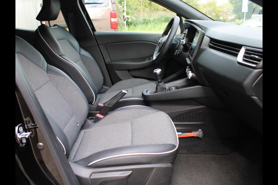 Renault Clio 1.0 TCe Intens | APPLE CARPLAY/ANDROID AUTO | KEYLESS ENTRY | ACHTERUITRIJCAMERA | NAVIGATIE |
