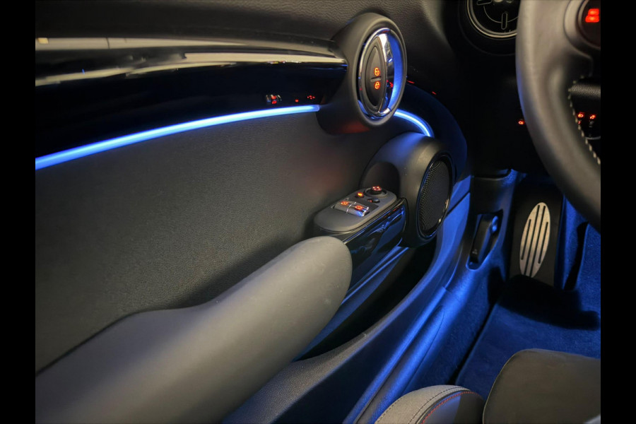 MINI 3-deurs COOPER 1.5 136PK JOHN COOPER WORKS RESOLUTE ED. | AUTOMAAT | NAVIGATIE 8,8'' | DRAADLOOS APPLE CARPLAY | SFEERVERLICHTING | 17'' JCW VIJF DUBBELSPAAKS VELGEN IN GLOSS BLACK | JCW VOOR EN ACHTERBUMPER | JCW SPORTSTOELEN MET LEER/ALCATARA | JCW DORPEL INSTAPLIJSTEN | JCW STUURWIEL | FULL LED KOPLAMPEN | UNION JACK LED ACHTERVERLICHTING | ELEKTRISCH INKLAPBARE BUITENSPIEGELS | DIGITALE COCKPIT |