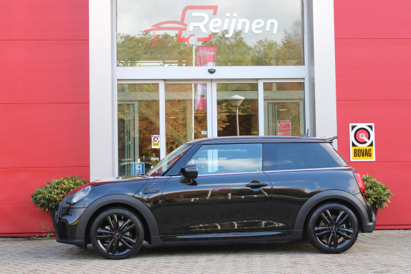 MINI 3-deurs COOPER 1.5 136PK JOHN COOPER WORKS RESOLUTE ED. | AUTOMAAT | NAVIGATIE 8,8'' | DRAADLOOS APPLE CARPLAY | SFEERVERLICHTING | 17'' JCW VIJF DUBBELSPAAKS VELGEN IN GLOSS BLACK | JCW VOOR EN ACHTERBUMPER | JCW SPORTSTOELEN MET LEER/ALCATARA | JCW DORPEL INSTAPLIJSTEN | JCW STUURWIEL | FULL LED KOPLAMPEN | UNION JACK LED ACHTERVERLICHTING | ELEKTRISCH INKLAPBARE BUITENSPIEGELS | DIGITALE COCKPIT |