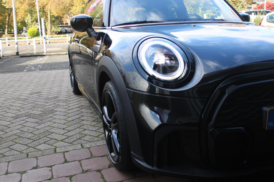 MINI 3-deurs COOPER 1.5 136PK JOHN COOPER WORKS RESOLUTE ED. | AUTOMAAT | NAVIGATIE 8,8'' | DRAADLOOS APPLE CARPLAY | SFEERVERLICHTING | 17'' JCW VIJF DUBBELSPAAKS VELGEN IN GLOSS BLACK | JCW VOOR EN ACHTERBUMPER | JCW SPORTSTOELEN MET LEER/ALCATARA | JCW DORPEL INSTAPLIJSTEN | JCW STUURWIEL | FULL LED KOPLAMPEN | UNION JACK LED ACHTERVERLICHTING | ELEKTRISCH INKLAPBARE BUITENSPIEGELS | DIGITALE COCKPIT |