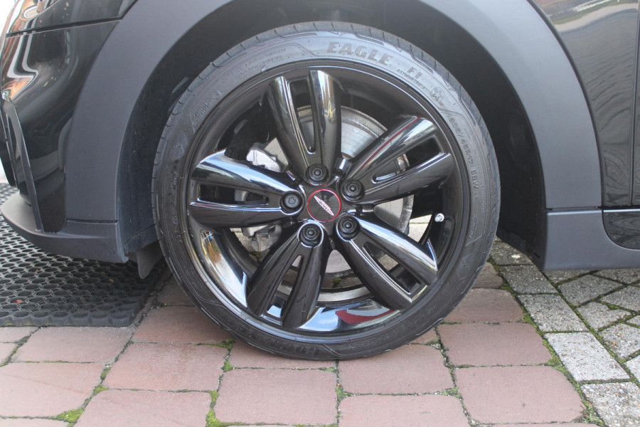 MINI 3-deurs COOPER 1.5 136PK JOHN COOPER WORKS RESOLUTE ED. | AUTOMAAT | NAVIGATIE 8,8'' | DRAADLOOS APPLE CARPLAY | SFEERVERLICHTING | 17'' JCW VIJF DUBBELSPAAKS VELGEN IN GLOSS BLACK | JCW VOOR EN ACHTERBUMPER | JCW SPORTSTOELEN MET LEER/ALCATARA | JCW DORPEL INSTAPLIJSTEN | JCW STUURWIEL | FULL LED KOPLAMPEN | UNION JACK LED ACHTERVERLICHTING | ELEKTRISCH INKLAPBARE BUITENSPIEGELS | DIGITALE COCKPIT |
