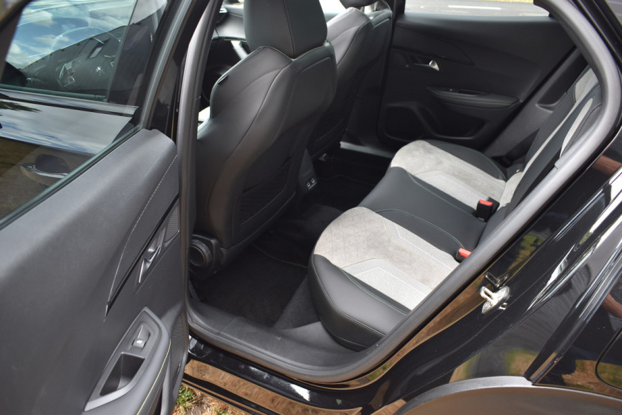 Peugeot e-2008 EV GT Première 50 kWh 1e eigenaar nl auto Panoramadak
