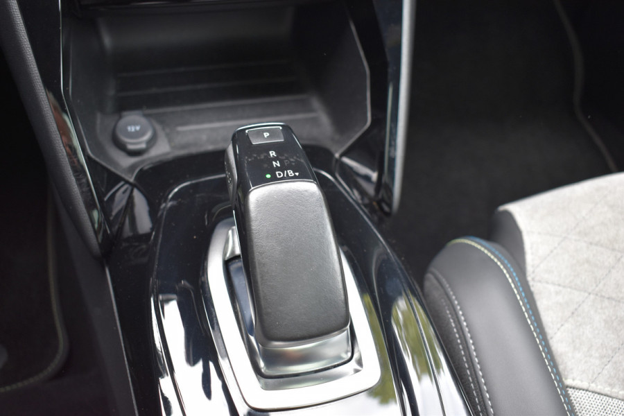 Peugeot e-2008 EV GT Première 50 kWh 1e eigenaar nl auto Panoramadak