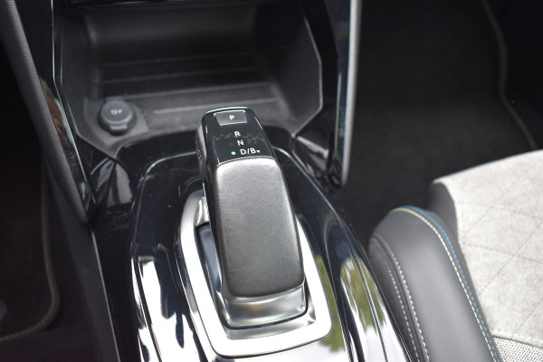 Peugeot e-2008 EV GT Première 50 kWh 1e eigenaar nl auto Panoramadak