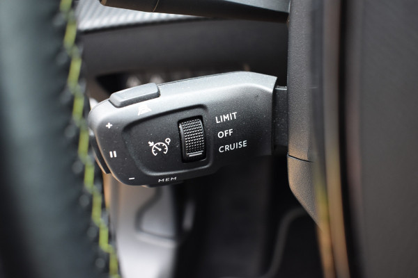 Peugeot e-2008 EV GT Première 50 kWh 1e eigenaar nl auto Panoramadak