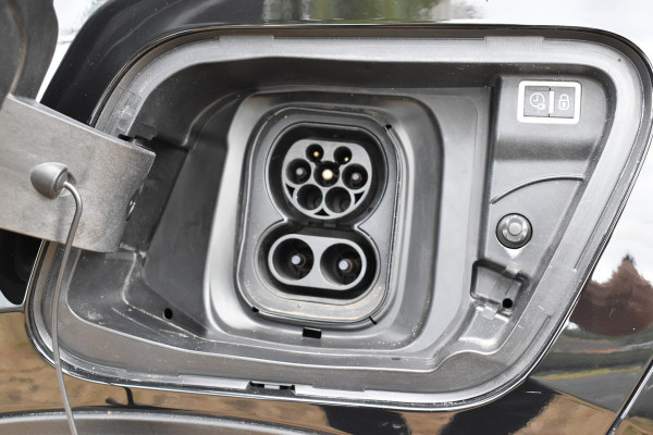 Peugeot e-2008 EV GT Première 50 kWh 1e eigenaar nl auto Panoramadak