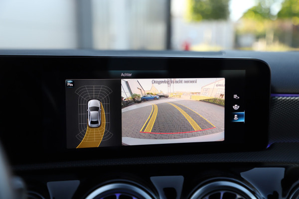 Mercedes-Benz A-Klasse 180 Business Solution Luxury | 136PK | Sfeerverlichting+ | Stoelverw. | Widescreen | Camera | Clima | Carplay | 2020.