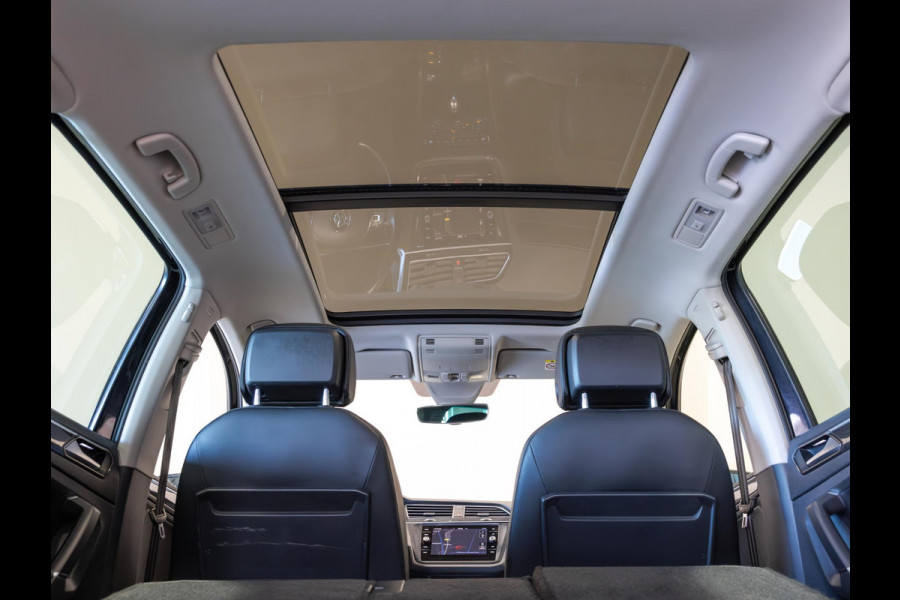 Volkswagen Tiguan 1.4 TSI 4Motion R-Line / 150pk / NL Auto / Panorama dak / Trekhaak / Rondomzicht camera / Leder /