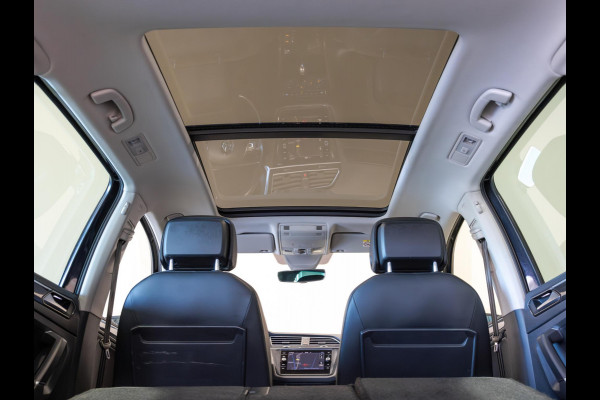 Volkswagen Tiguan 1.4 TSI 4Motion R-Line / 150pk / NL Auto / Panorama dak / Trekhaak / Rondomzicht camera / Leder /