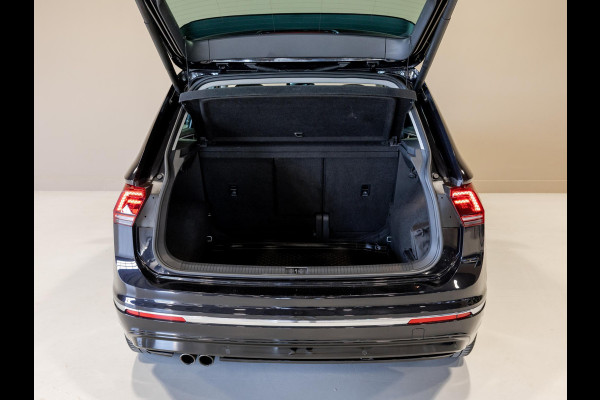 Volkswagen Tiguan 1.4 TSI 4Motion R-Line / 150pk / NL Auto / Panorama dak / Trekhaak / Rondomzicht camera / Leder /