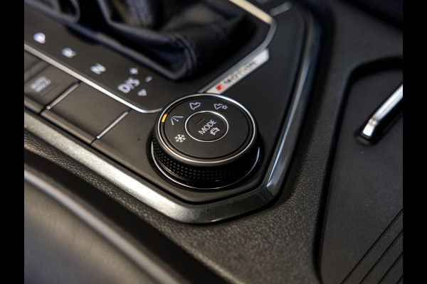 Volkswagen Tiguan 1.4 TSI 4Motion R-Line / 150pk / NL Auto / Panorama dak / Trekhaak / Rondomzicht camera / Leder /
