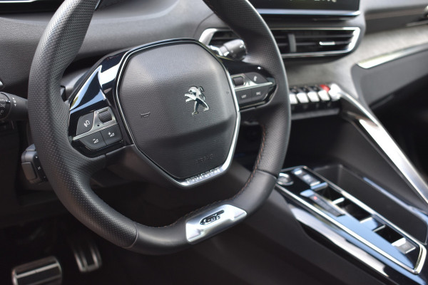 Peugeot 5008 1.2 GT 7-persoons Pano Automaat Navi