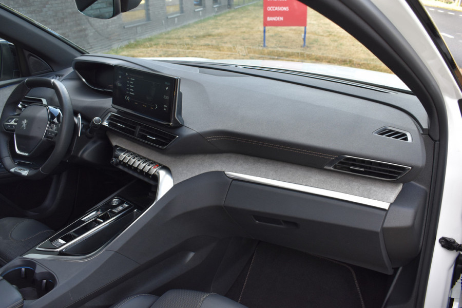 Peugeot 5008 1.2 GT 7-persoons Pano Automaat Navi