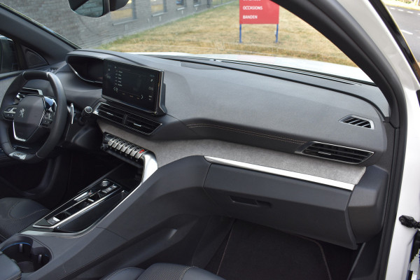 Peugeot 5008 1.2 GT 7-persoons Pano Automaat Navi