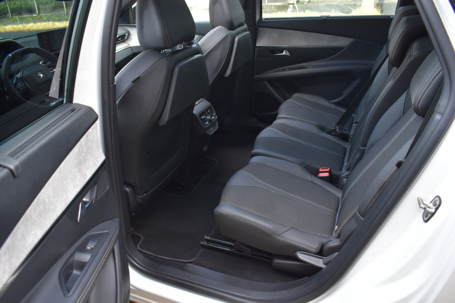 Peugeot 5008 1.2 GT 7-persoons Pano Automaat Navi