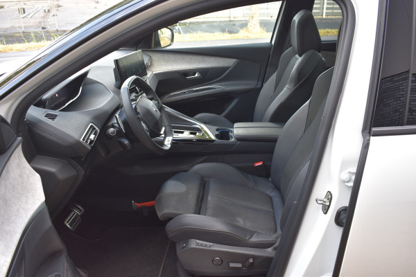 Peugeot 5008 1.2 GT 7-persoons Pano Automaat Navi