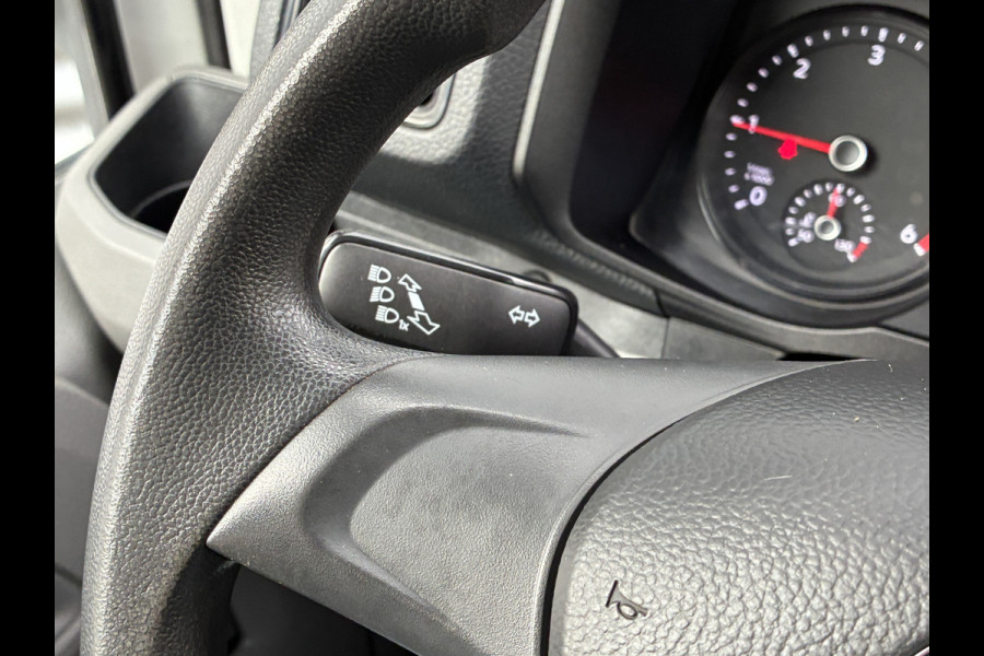 Volkswagen Crafter 35 2.0 TDI L4 Bakwagen Airco Carplay Laadklep 750kg Lat om Lat Lederen bekleding