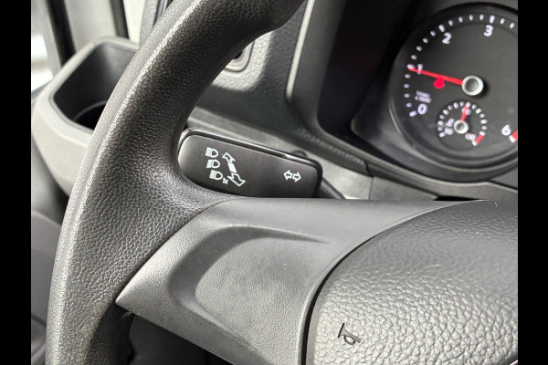 Volkswagen Crafter 35 2.0 TDI L4 Bakwagen Airco Carplay Laadklep 750kg Lat om Lat Lederen bekleding