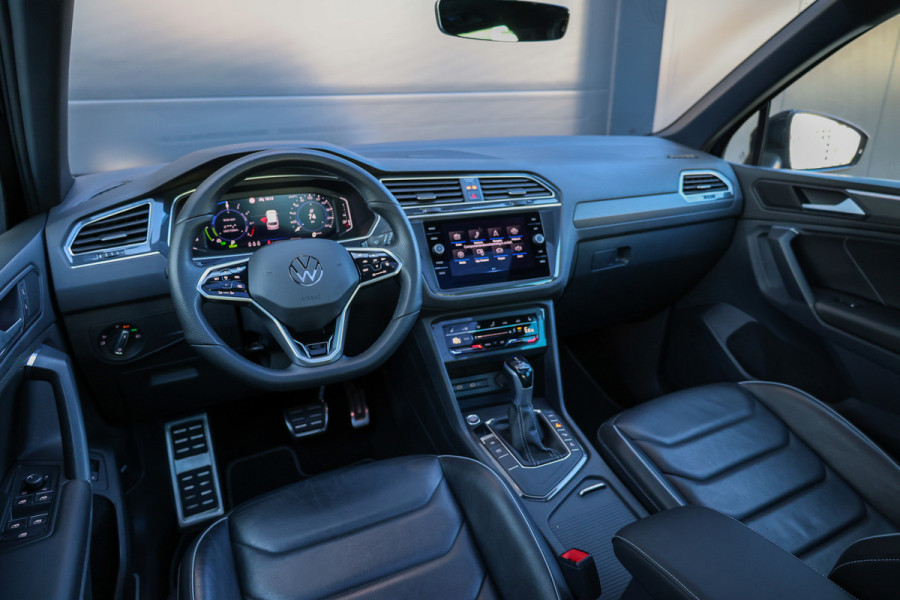 Volkswagen Tiguan 1.4 TSI eHybrid R-Line Business | BTW | 2X MEMORY | LEDER | 360 | IQ-LIGHT | STOEL&STUURVERW | KEYLESS |