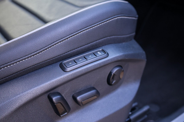 Volkswagen Tiguan 1.4 TSI eHybrid R-Line Business | BTW | 2X MEMORY | LEDER | 360 | IQ-LIGHT | STOEL&STUURVERW | KEYLESS |