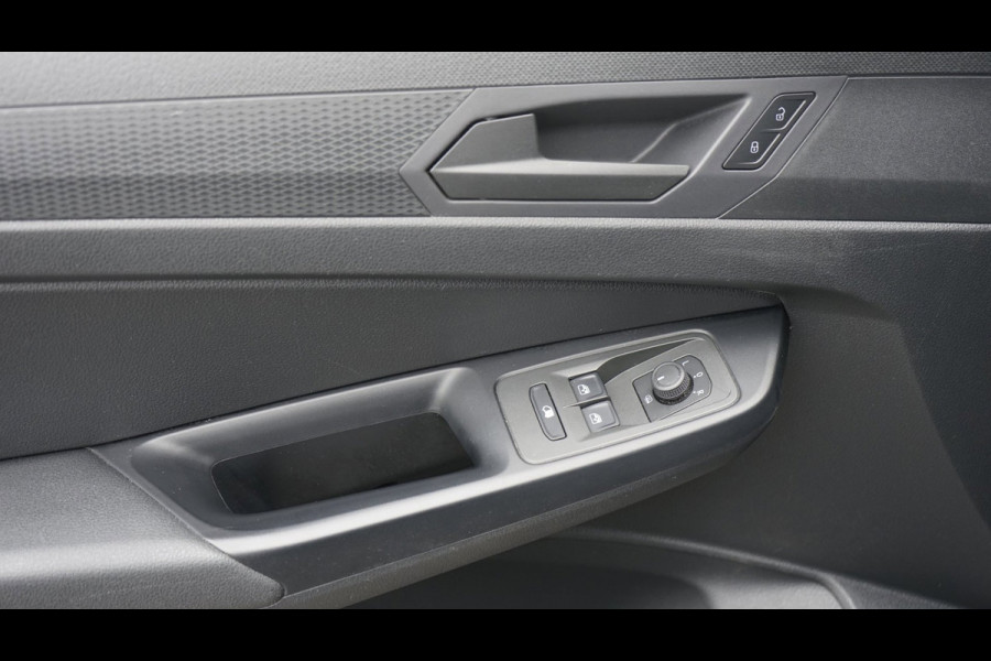 Volkswagen Caddy 1.5 eTSI MAXTON DESIGN AUTOMAAT|BENZINE|CAMERA|CARPLAY|CRUISE|NAVIGATIE|PDC|STANDKACHEL|STOELVERWARMING|TREKHAAK