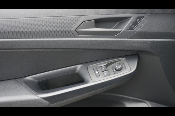Volkswagen Caddy 1.5 eTSI MAXTON DESIGN AUTOMAAT|BENZINE|CAMERA|CARPLAY|CRUISE|NAVIGATIE|PDC|STANDKACHEL|STOELVERWARMING|TREKHAAK
