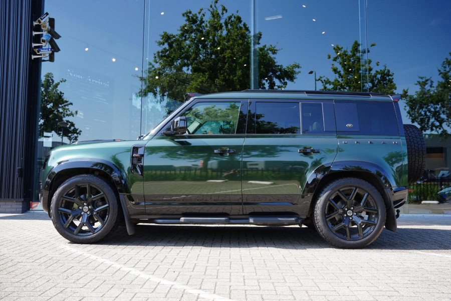 Land Rover Defender 110 / FULL URBAN PACK / Meridian / Panoramadak