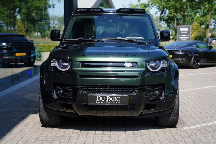 Land Rover Defender 110 / FULL URBAN PACK / Meridian / Panoramadak