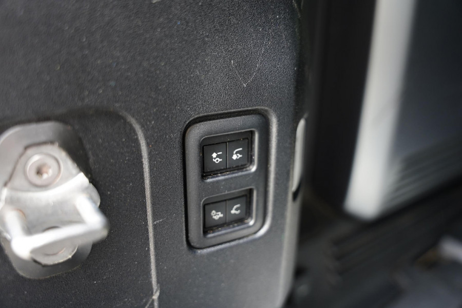 Land Rover Defender 110 3.0 D250 110 HSE GERESERVEERD