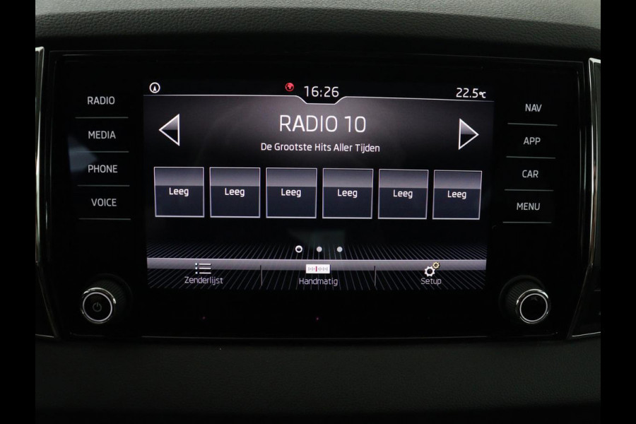 Škoda Karoq 1.5 TSI ACT Business Edition | Stoelverwarming | Navigatie | Carplay | Sfeerverlichting | Climate control | Park assist | Trekhaak