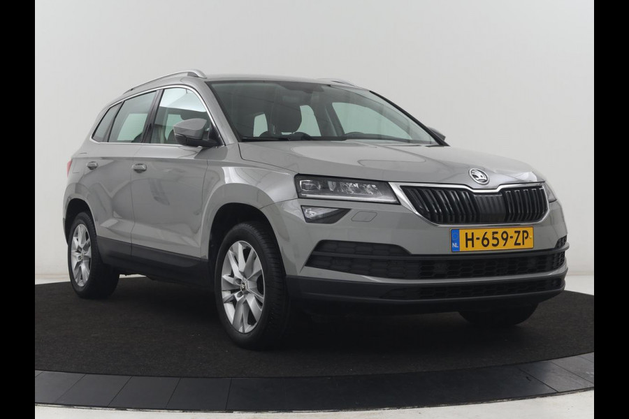 Škoda Karoq 1.5 TSI ACT Business Edition | Stoelverwarming | Navigatie | Carplay | Sfeerverlichting | Climate control | Park assist | Trekhaak