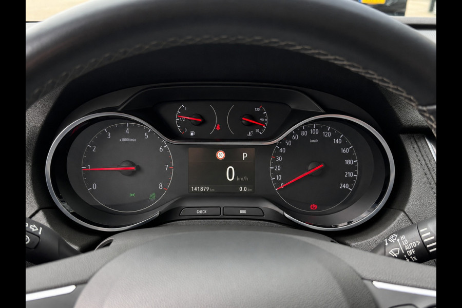 Opel Grandland X 1.2 Turbo Innovation - AUTOMAAT I Navigatie / Apple CarPlay I Airco I LED I PDC I Sport velgen I