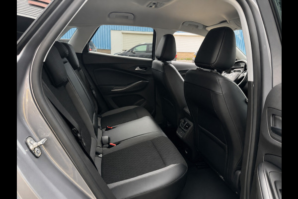 Opel Grandland X 1.2 Turbo Innovation - AUTOMAAT I Navigatie / Apple CarPlay I Airco I LED I PDC I Sport velgen I