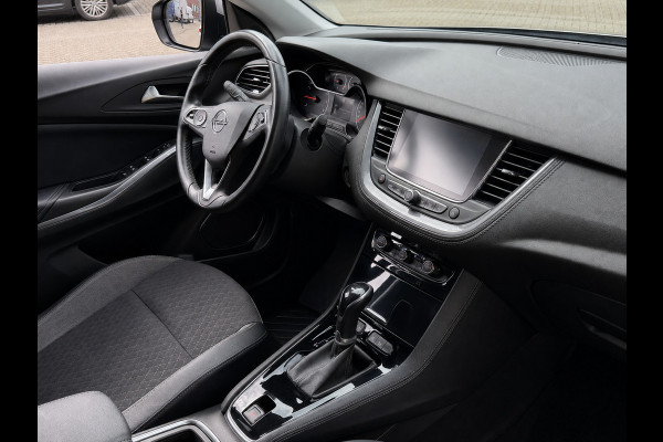 Opel Grandland X 1.2 Turbo Innovation - AUTOMAAT I Navigatie / Apple CarPlay I Airco I LED I PDC I Sport velgen I