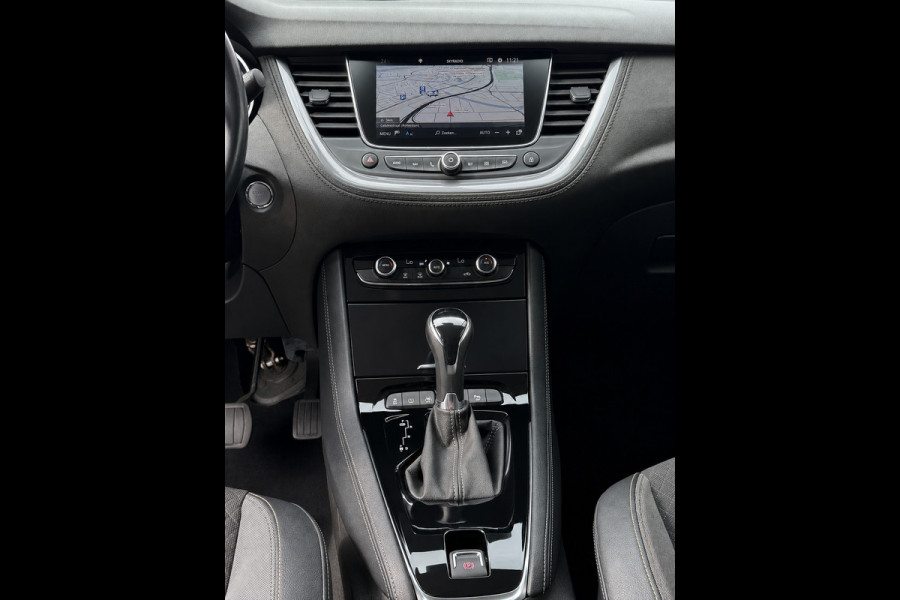 Opel Grandland X 1.2 Turbo Innovation - AUTOMAAT I Navigatie / Apple CarPlay I Airco I LED I PDC I Sport velgen I