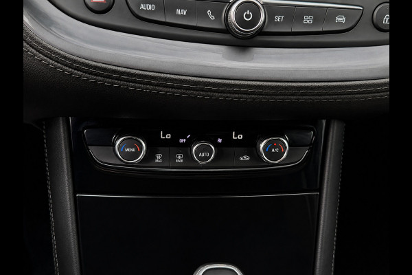 Opel Grandland X 1.2 Turbo Innovation - AUTOMAAT I Navigatie / Apple CarPlay I Airco I LED I PDC I Sport velgen I