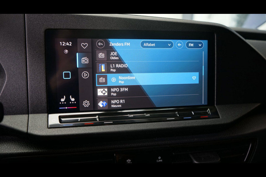 Volkswagen Caddy 1.5 eTSI MAXTON DESIGN AUTOMAAT|BENZINE|CAMERA|CARPLAY|CRUISE|NAVIGATIE|PDC|STANDKACHEL|STOELVERWARMING|TREKHAAK